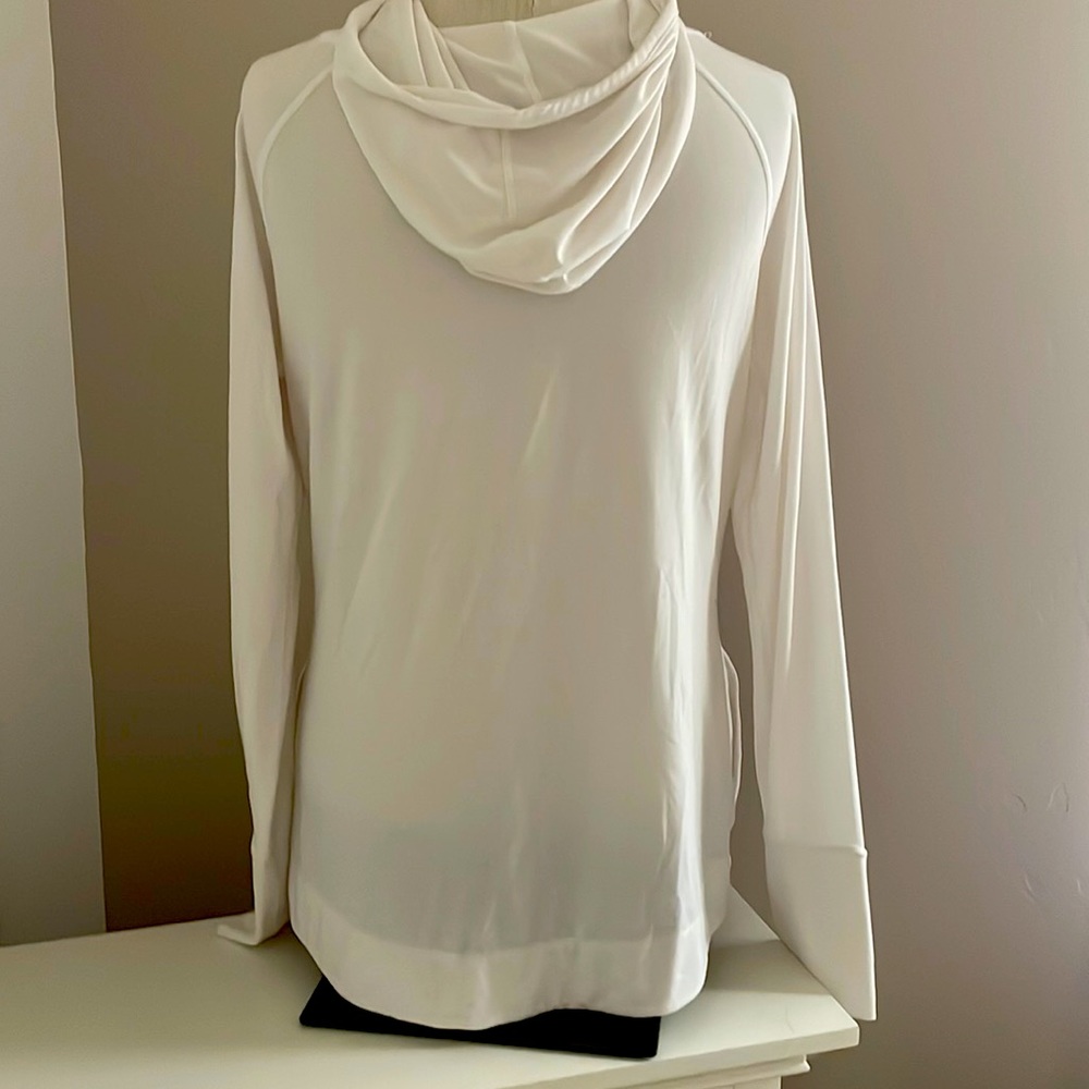 GapFit Breathe Long Sleeve Pullover